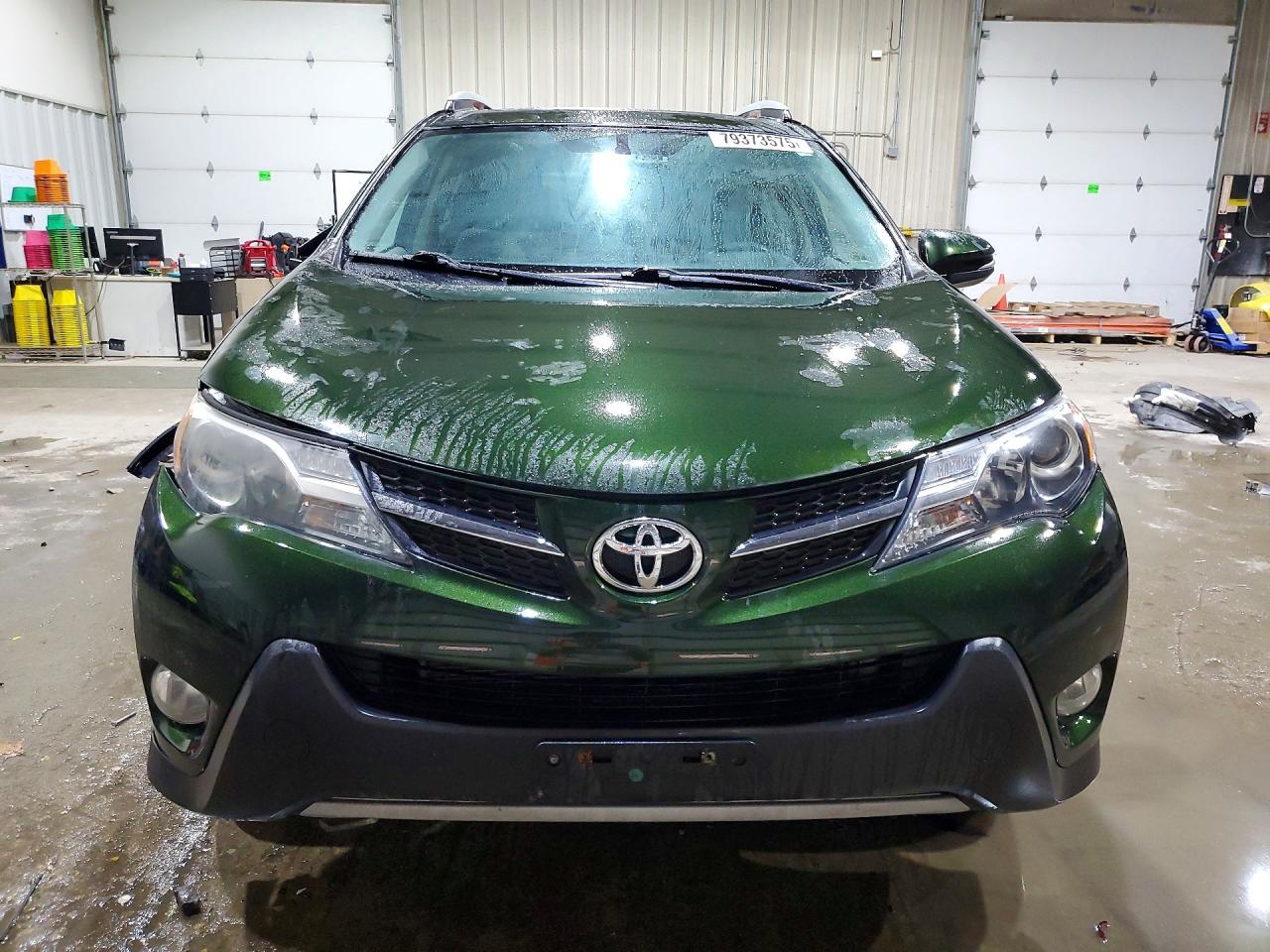 2013 TOYOTA RAV4 XLE photo 9