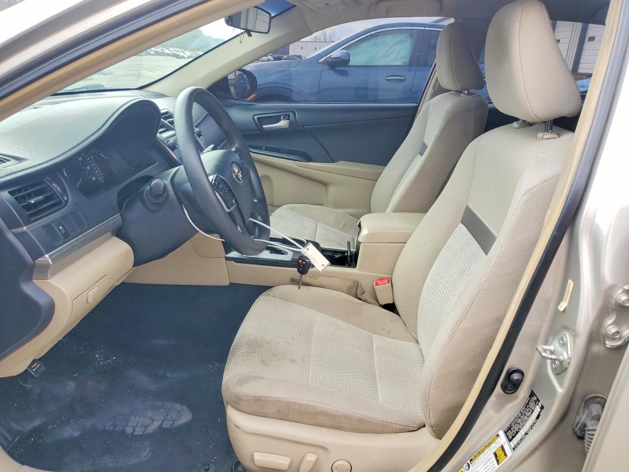 2013 TOYOTA CAMRY LE photo 13