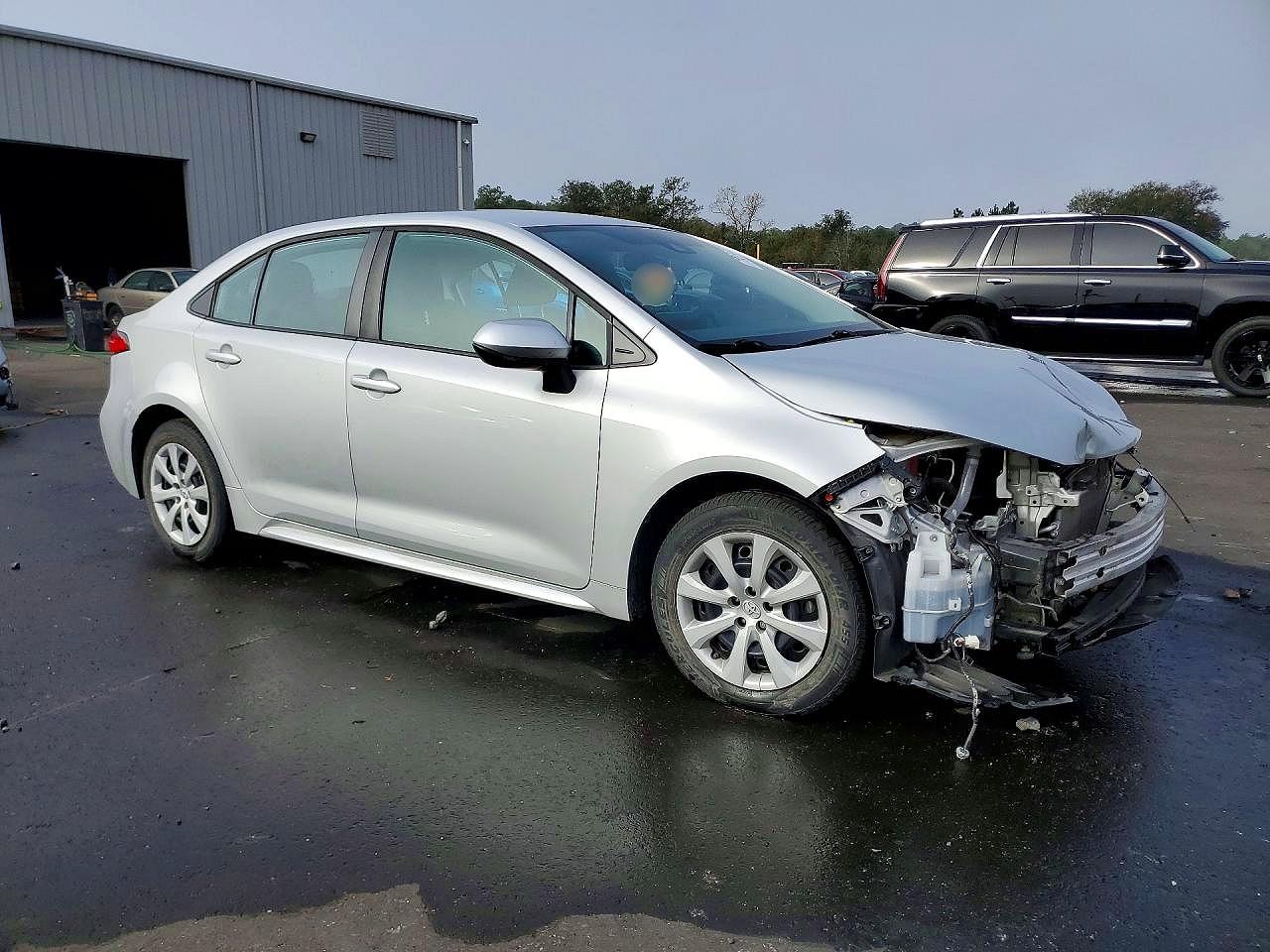 2021 TOYOTA COROLLA LE photo 4