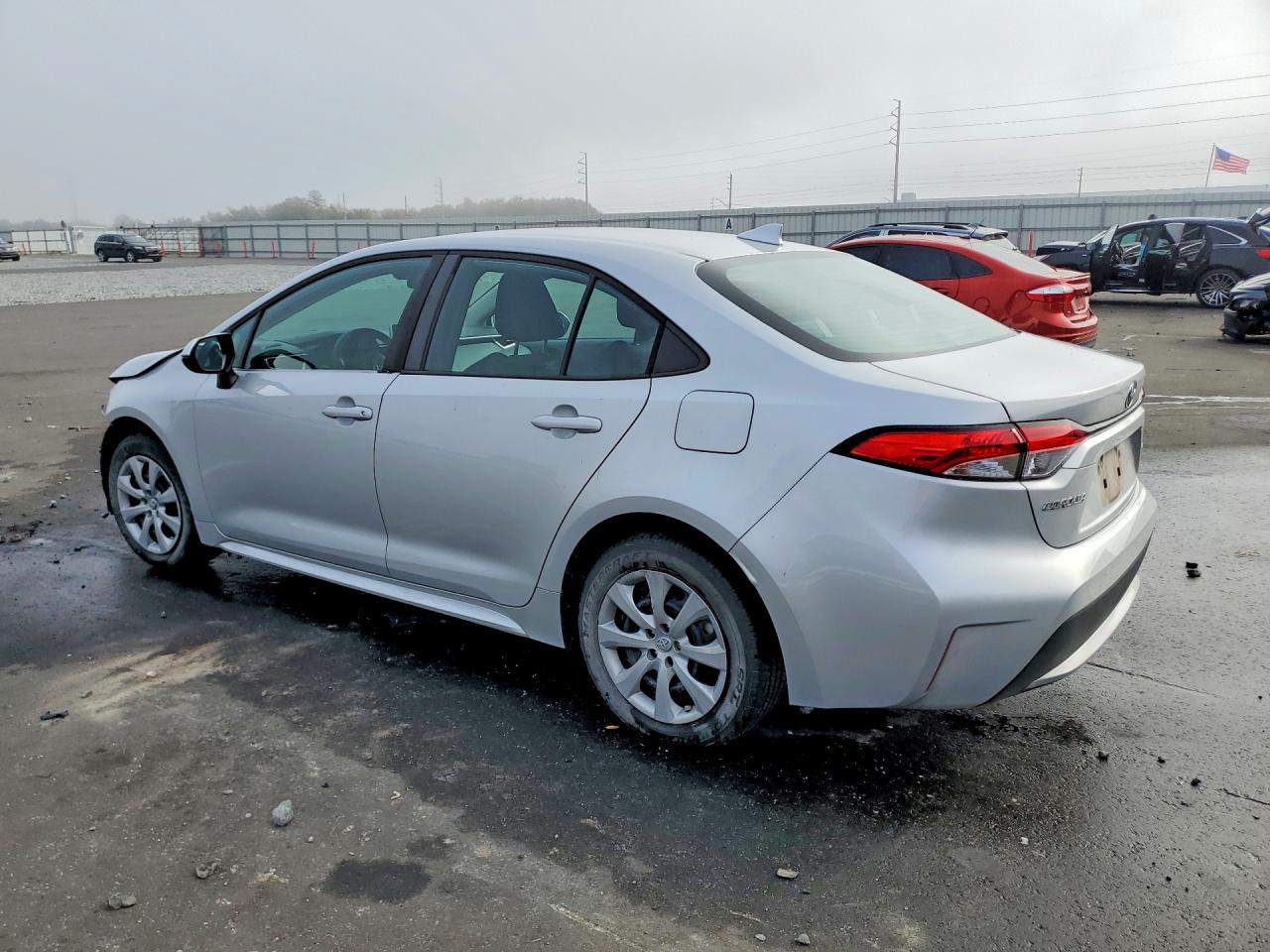 2021 TOYOTA COROLLA LE photo 2