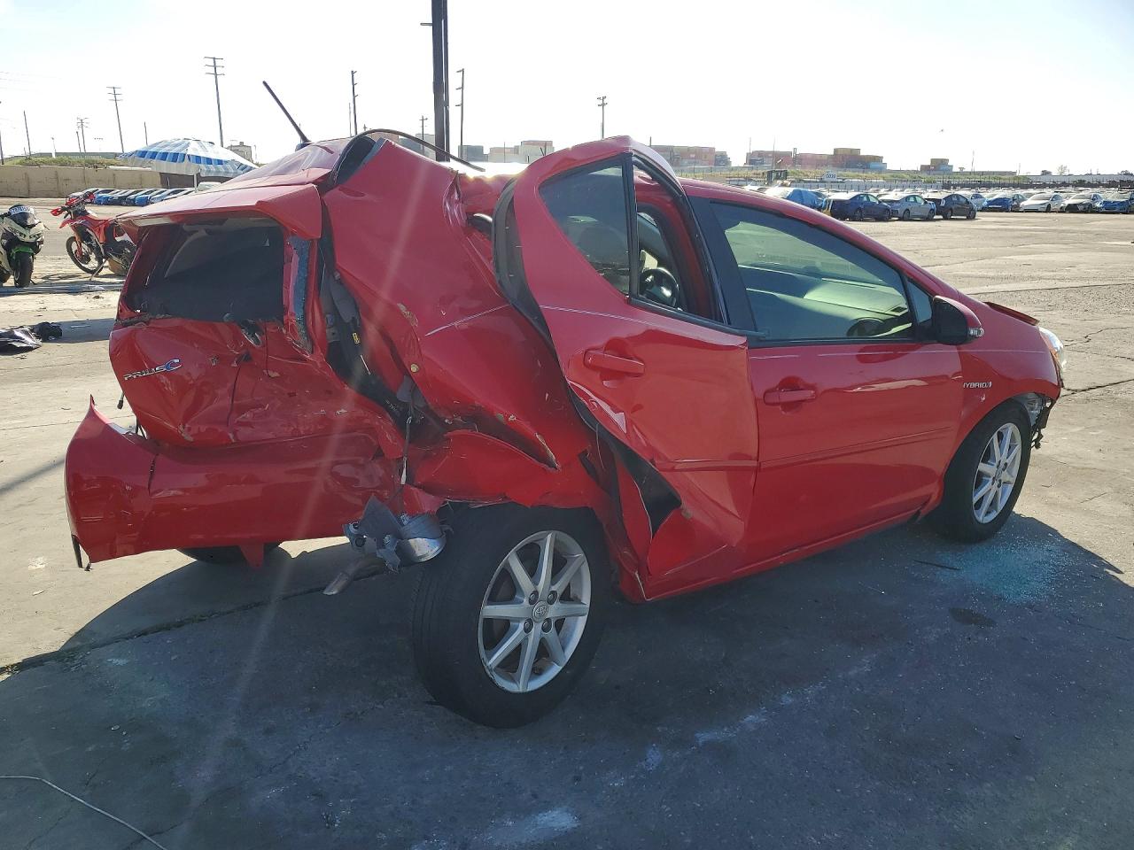 2014 TOYOTA PRIUS C THREE photo 3