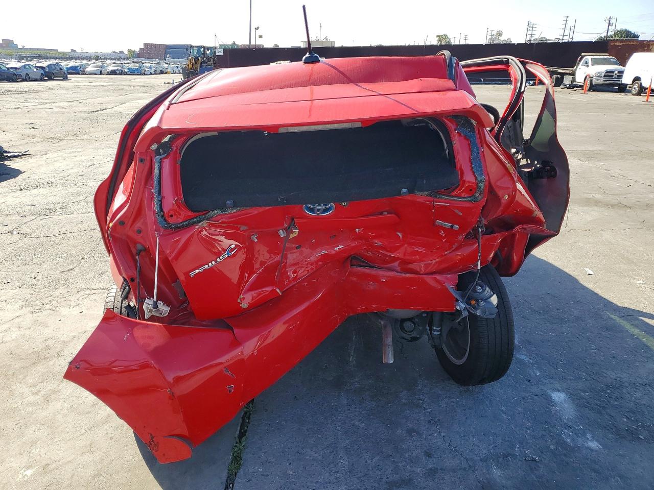 2014 TOYOTA PRIUS C THREE photo 6