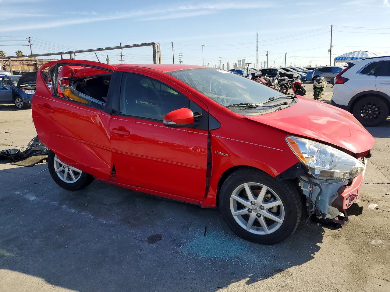 2014 TOYOTA PRIUS C THREE photo 4