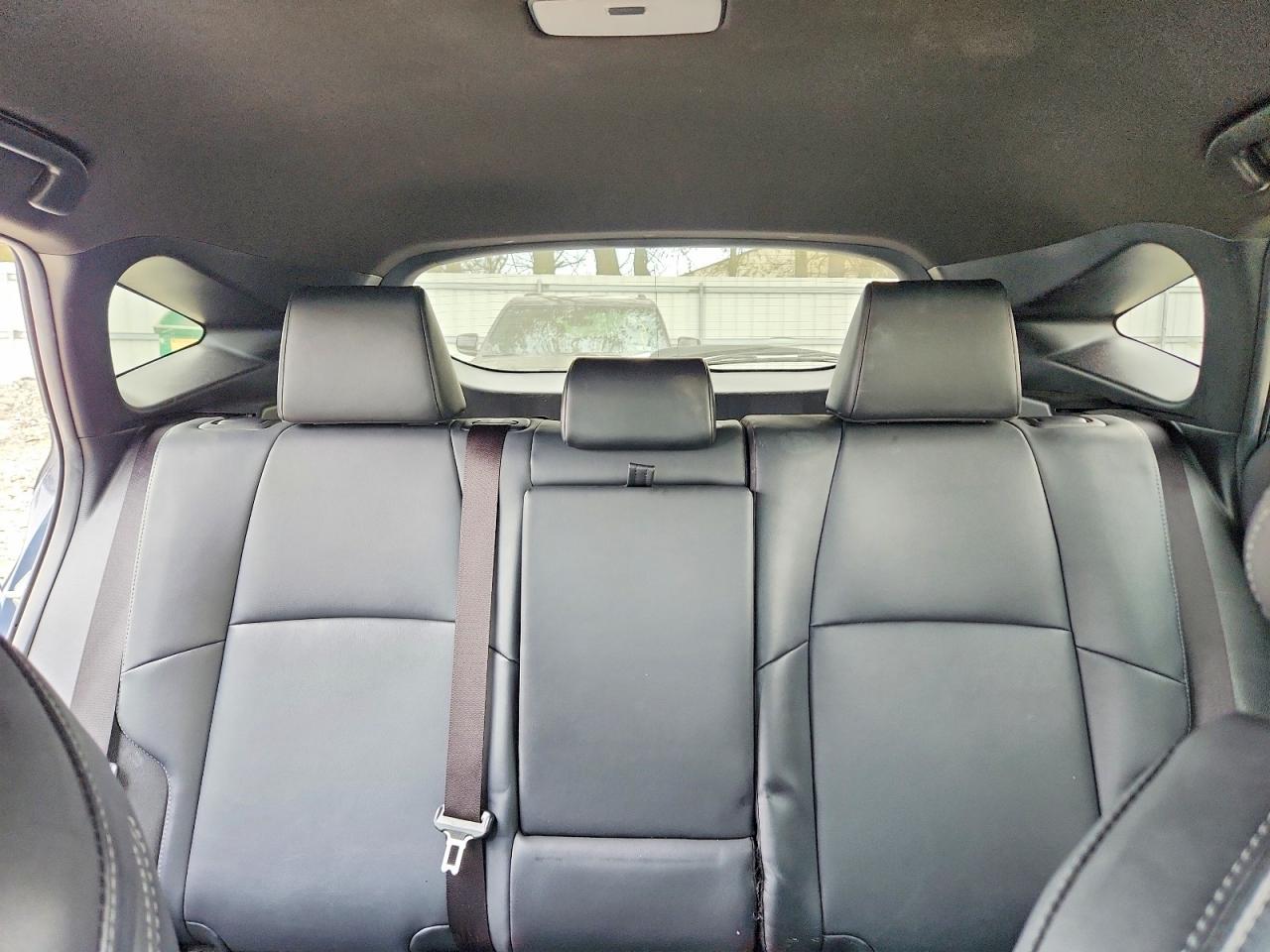 2022 TOYOTA VENZA XLE photo 19