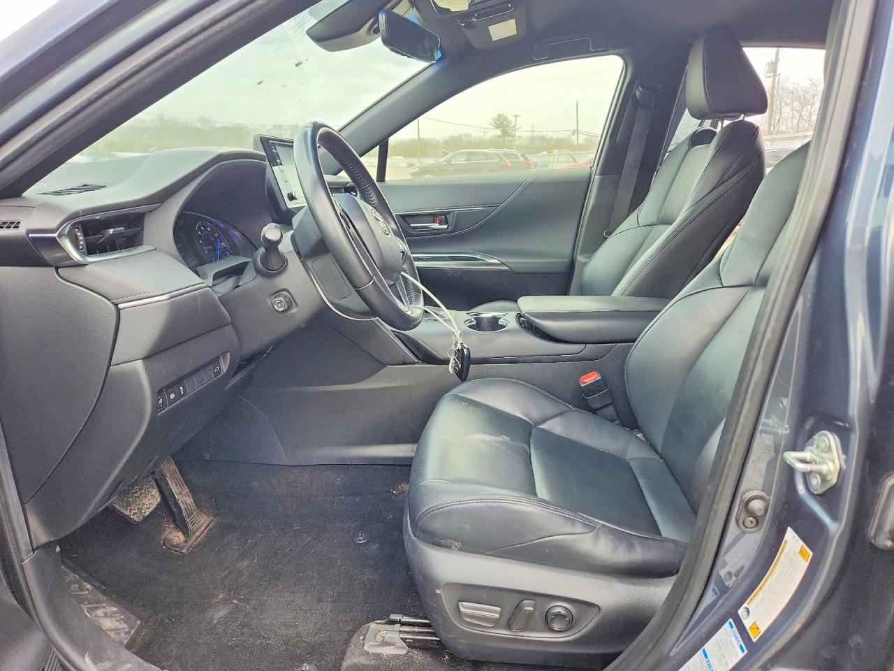 2022 TOYOTA VENZA XLE photo 13