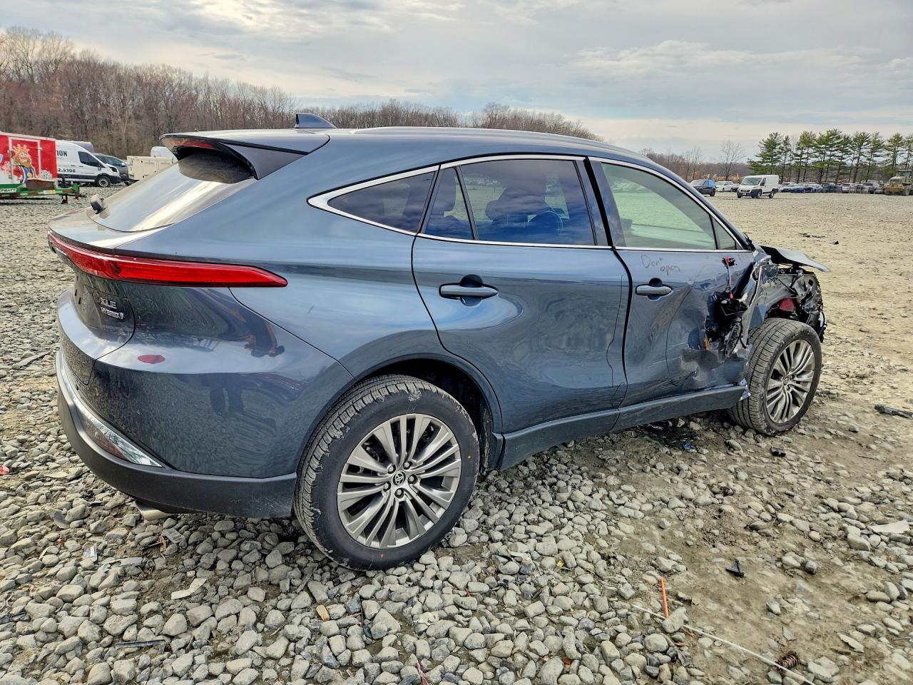 2022 TOYOTA VENZA XLE photo 5