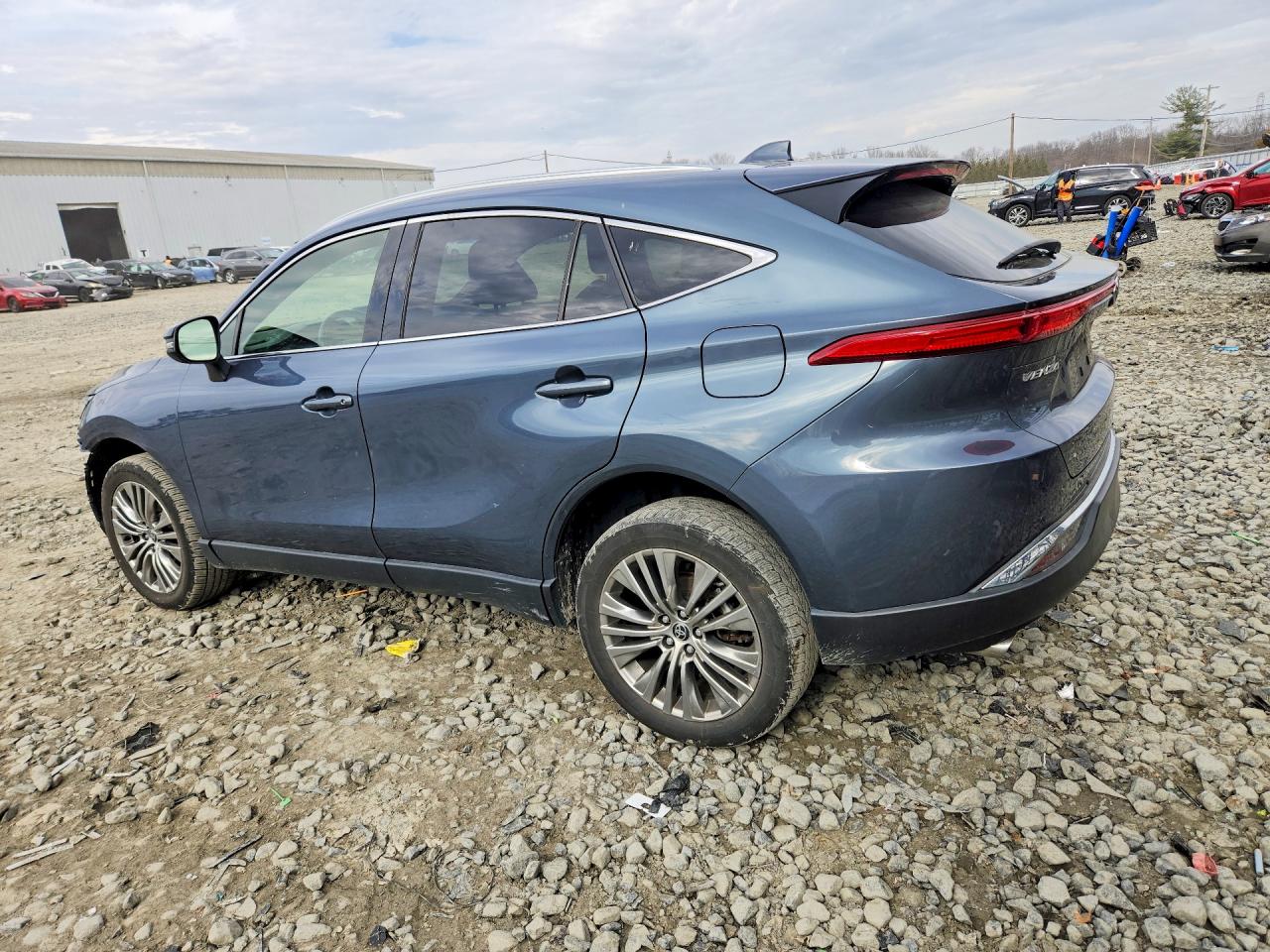 2022 TOYOTA VENZA XLE photo 3