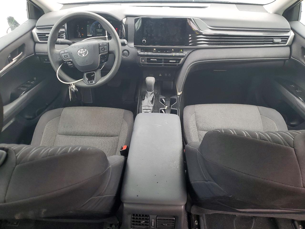 2025 TOYOTA CAMRY LE photo 15