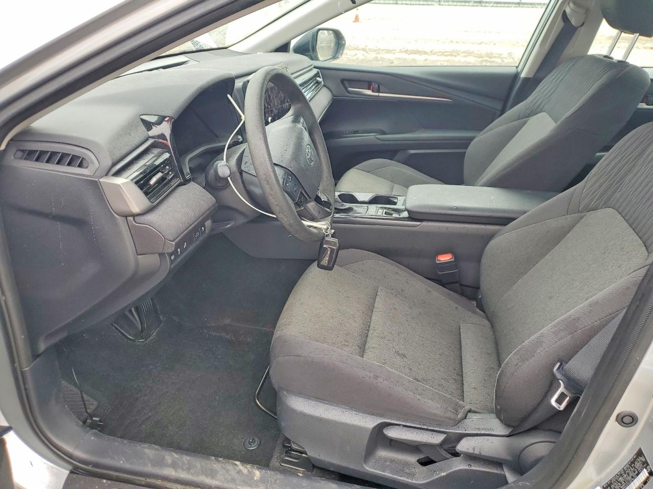 2025 TOYOTA CAMRY LE photo 13