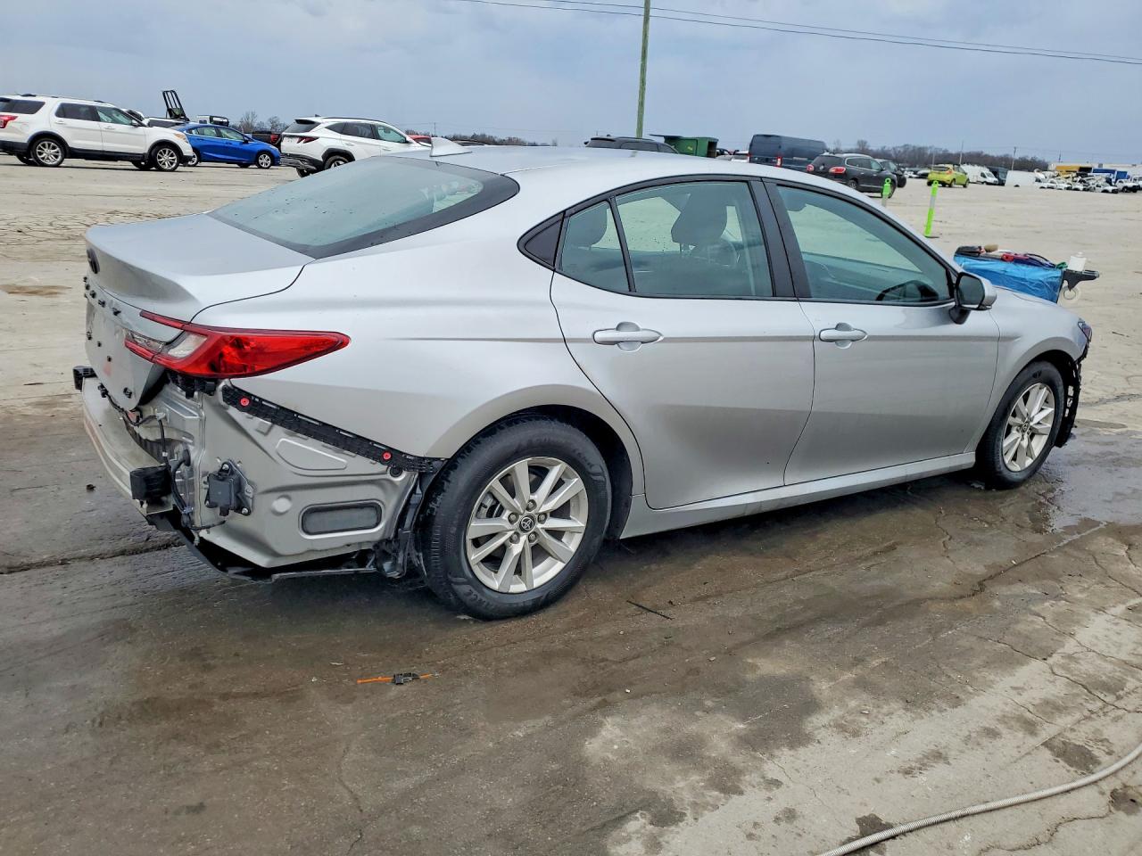2025 TOYOTA CAMRY LE photo 5