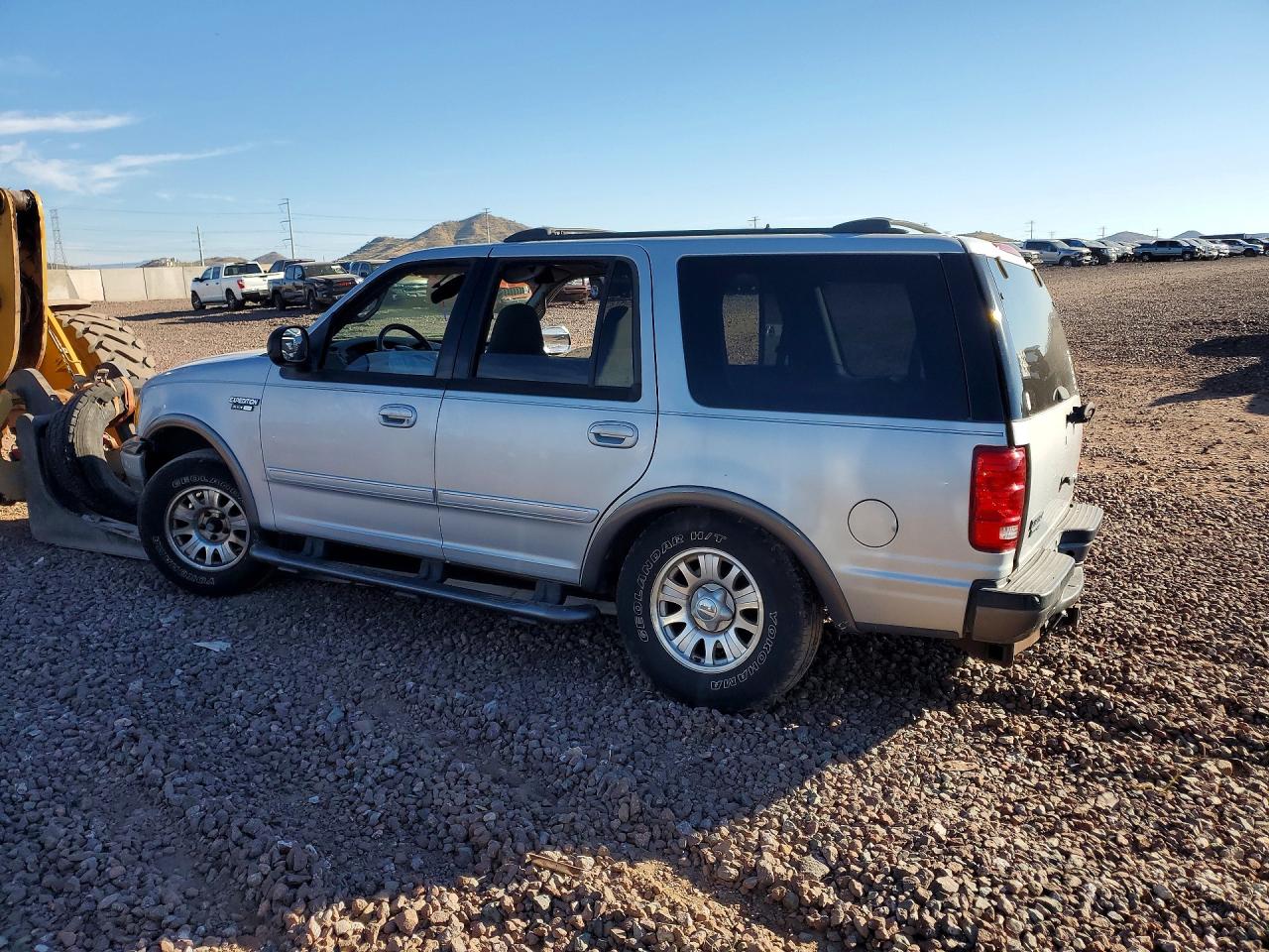 2001 FORD EXPEDITION XLT photo 2