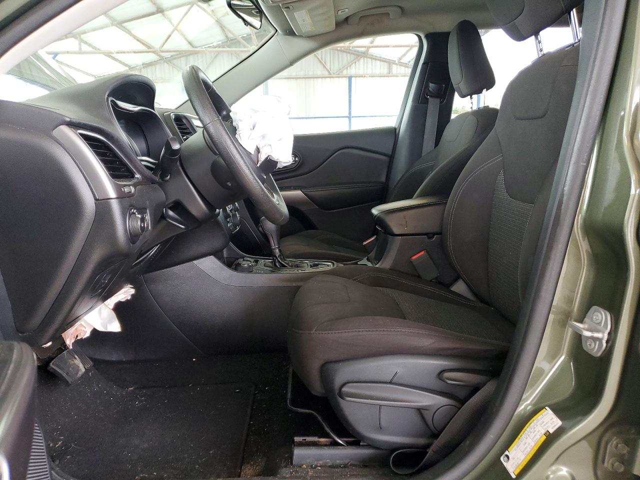 2019 JEEP CHEROKEE LATITUDE photo 19