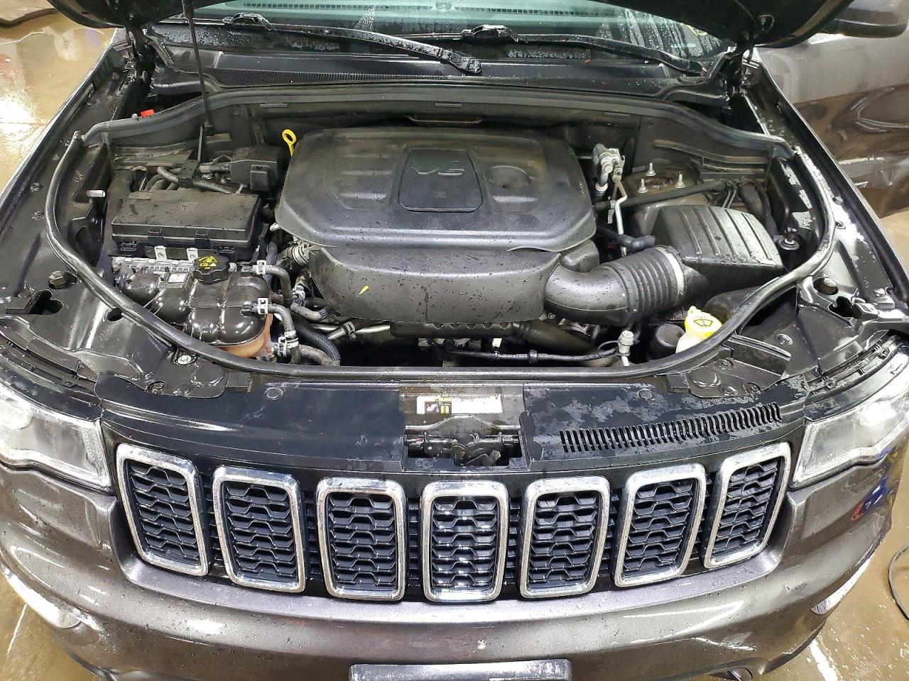 2020 JEEP GRAND CHEROKEE LAREDO photo 11