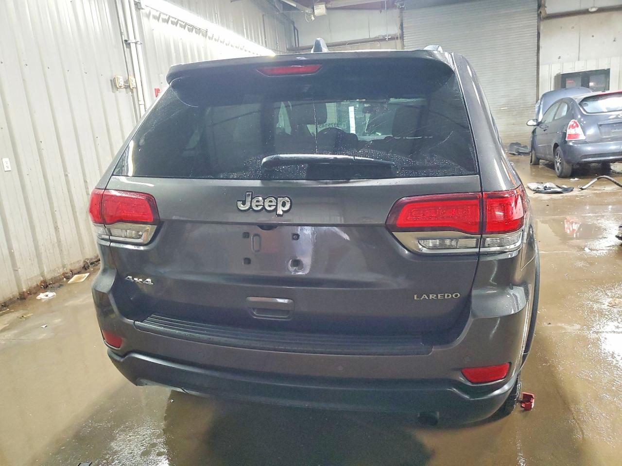 2020 JEEP GRAND CHEROKEE LAREDO photo 6