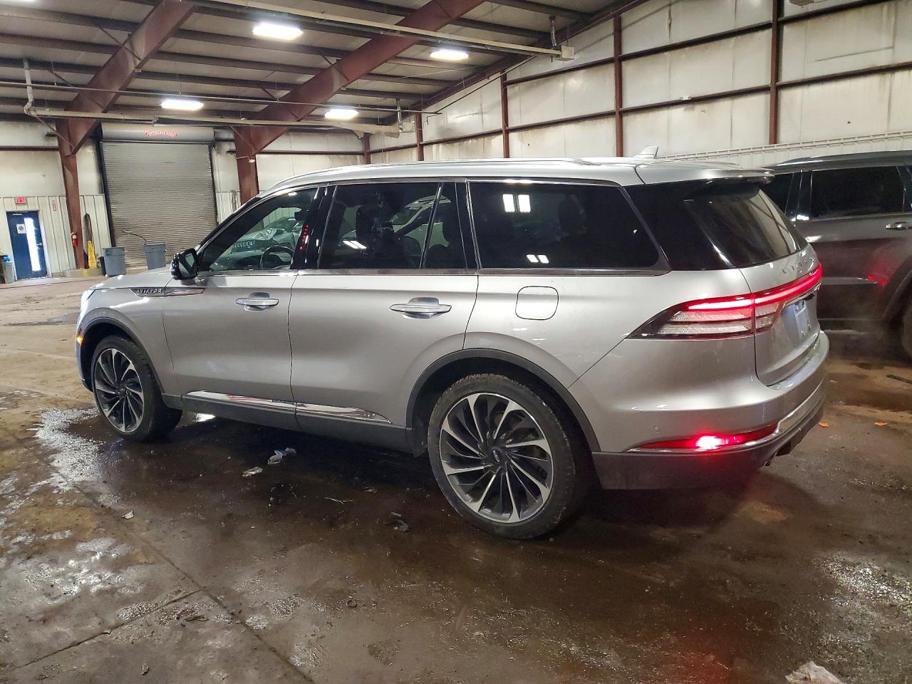 2020 LINCOLN AVIATOR RESERVE photo 3