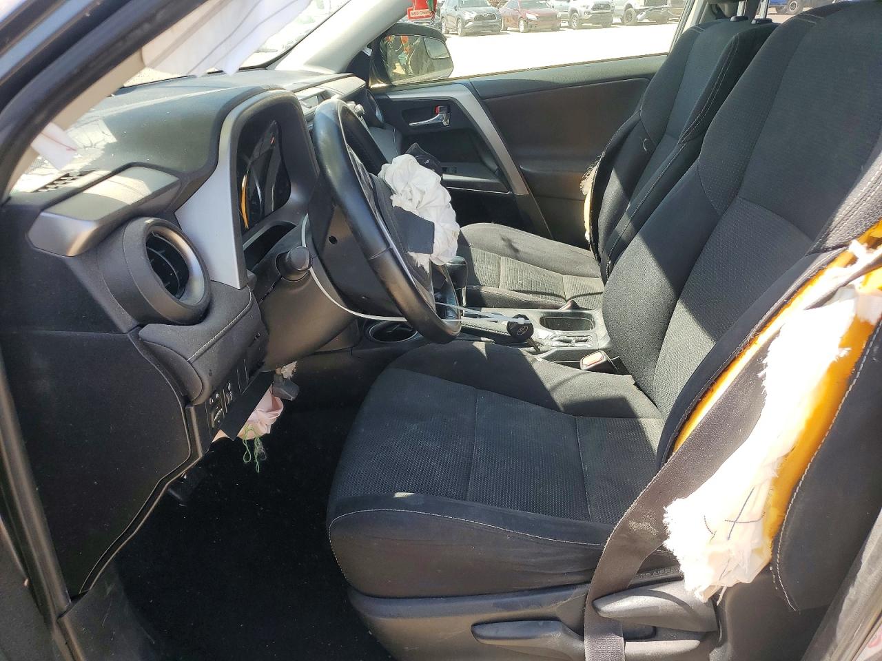 2016 TOYOTA RAV4 XLE photo 19