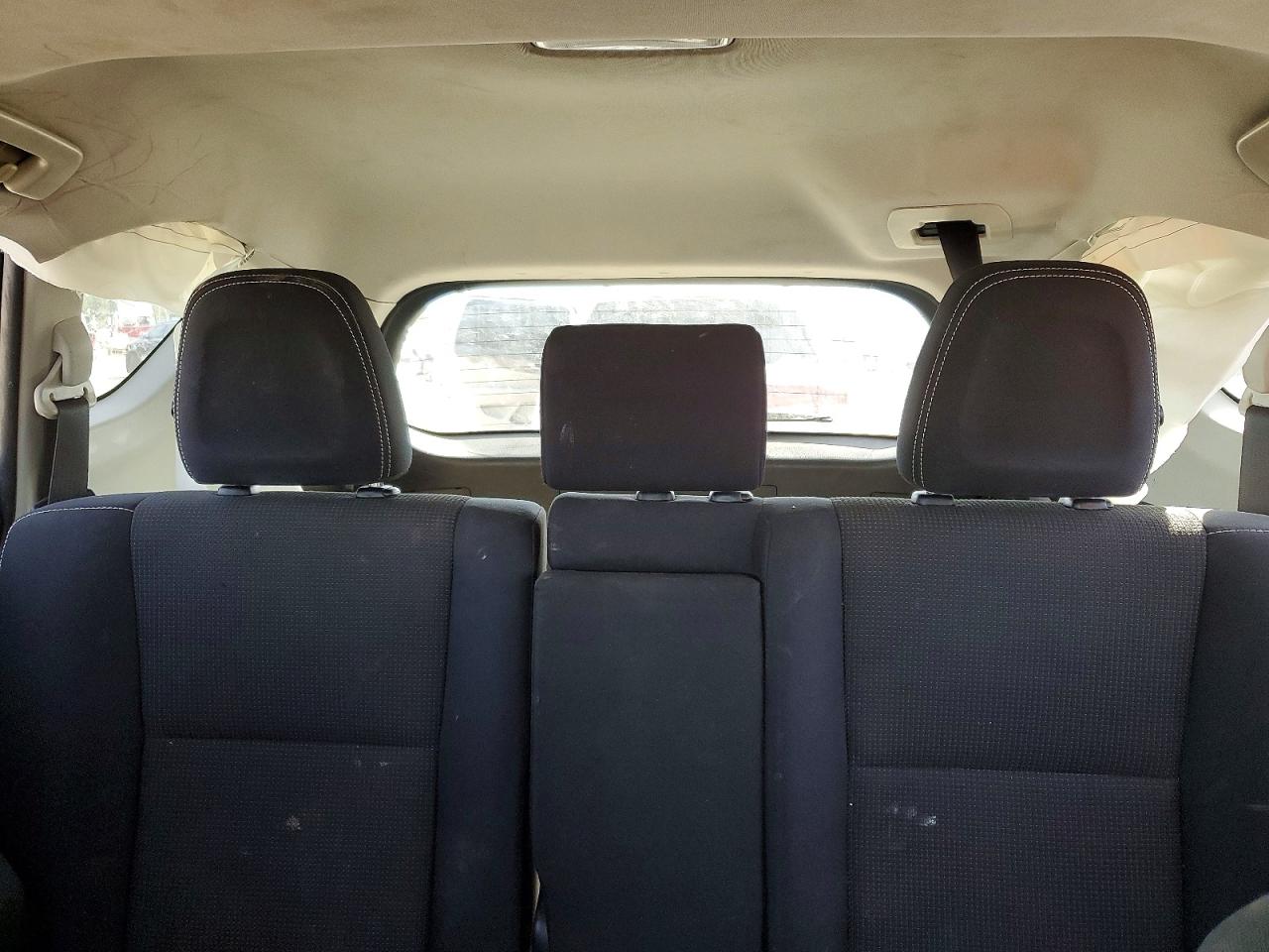 2016 TOYOTA RAV4 XLE photo 28
