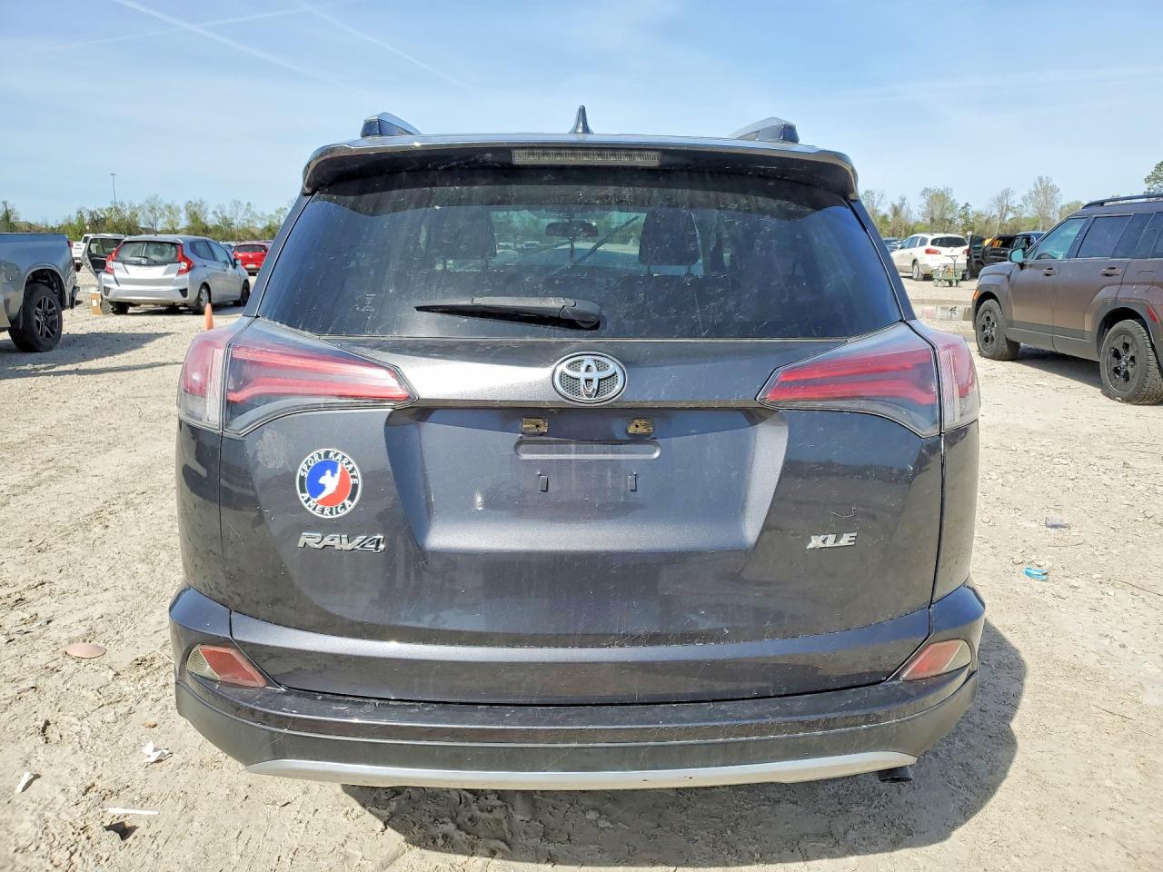 2016 TOYOTA RAV4 XLE photo 16