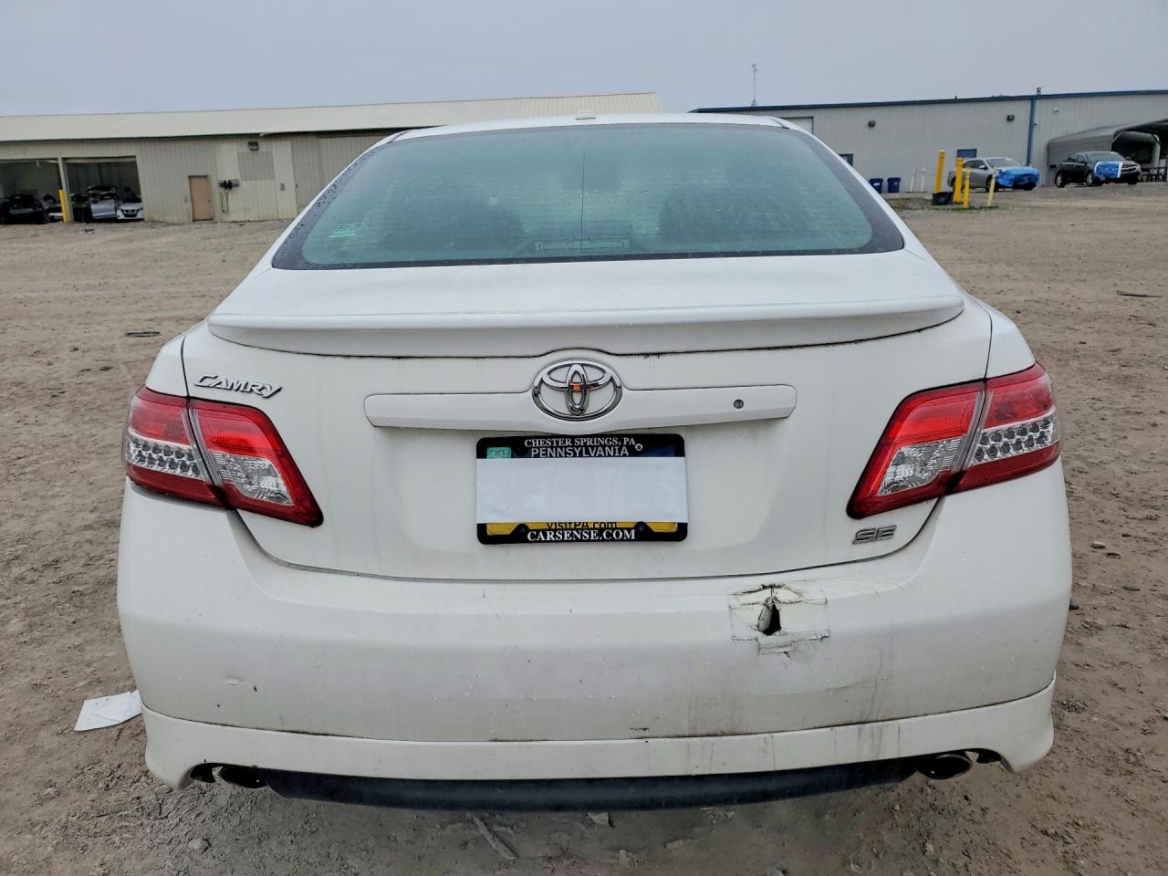 2011 TOYOTA CAMRY SE photo 11
