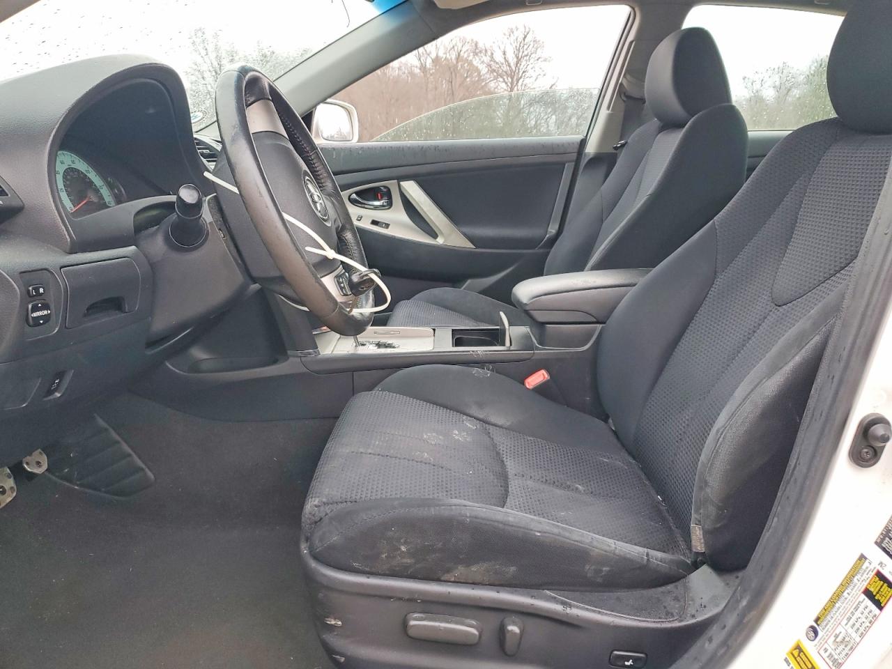 2011 TOYOTA CAMRY SE photo 13