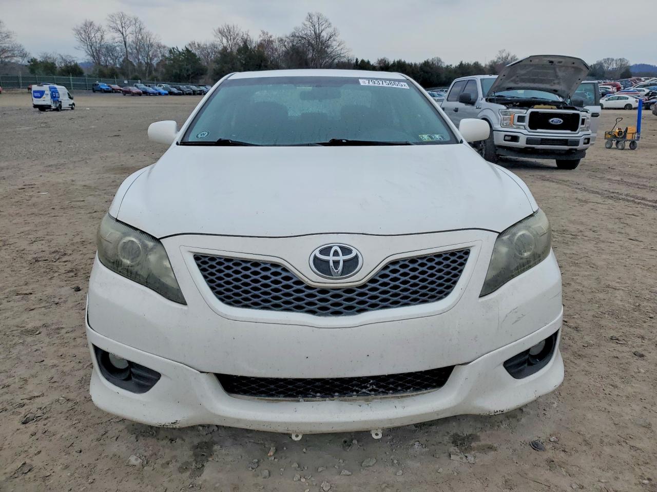 2011 TOYOTA CAMRY SE photo 9