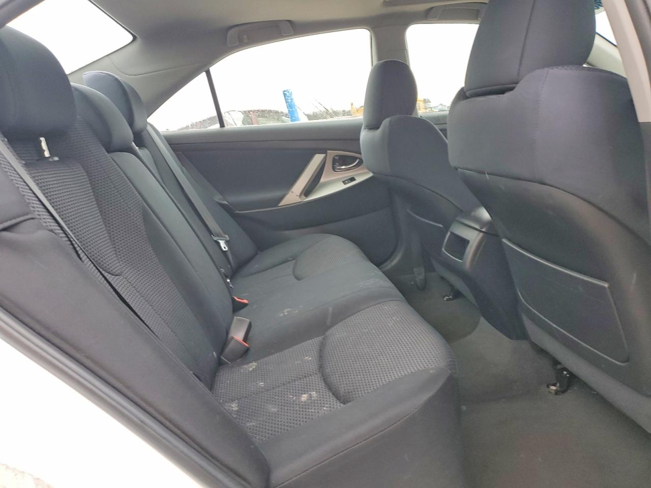 2011 TOYOTA CAMRY SE photo 19