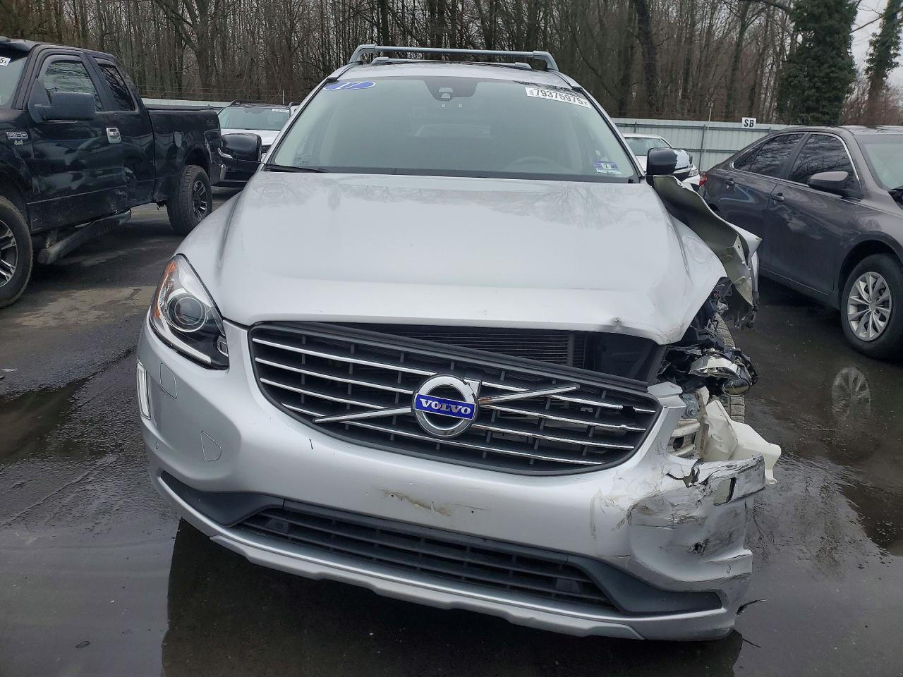 2017 VOLVO XC60 T6 DYNAMIC photo 13