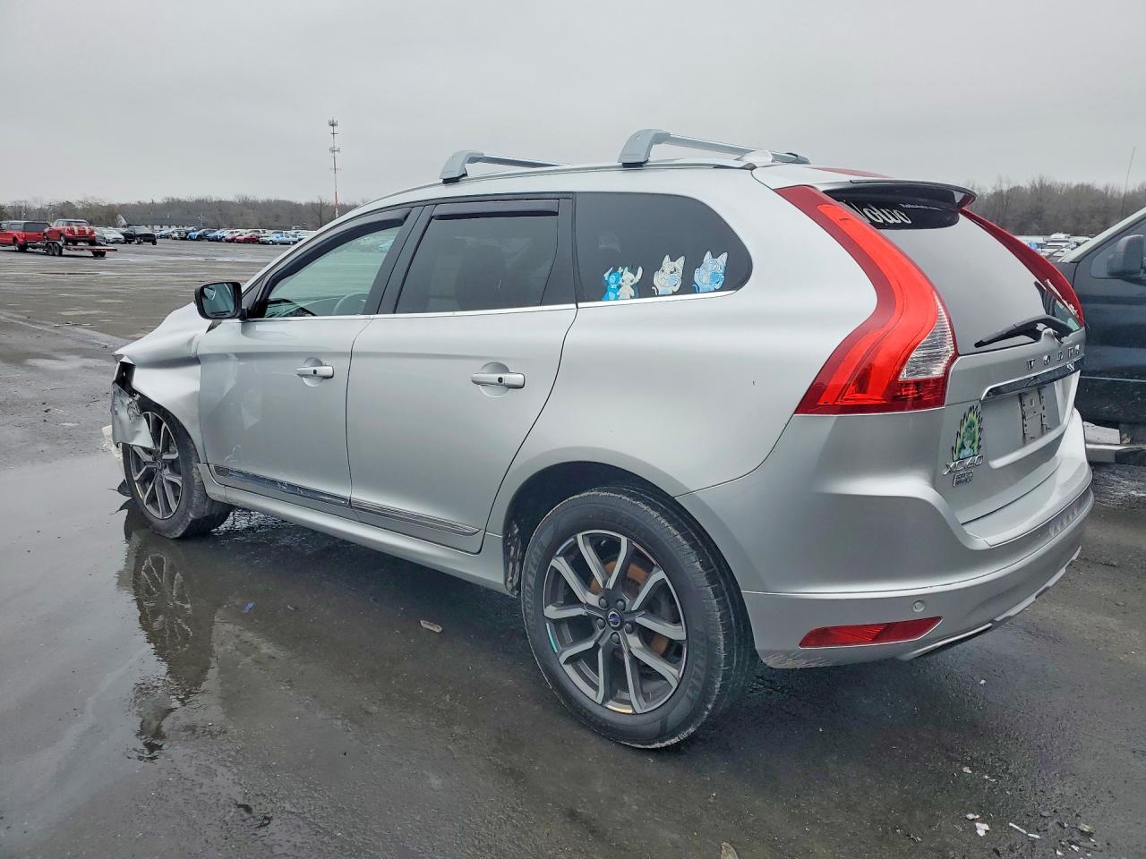 2017 VOLVO XC60 T6 DYNAMIC photo 4