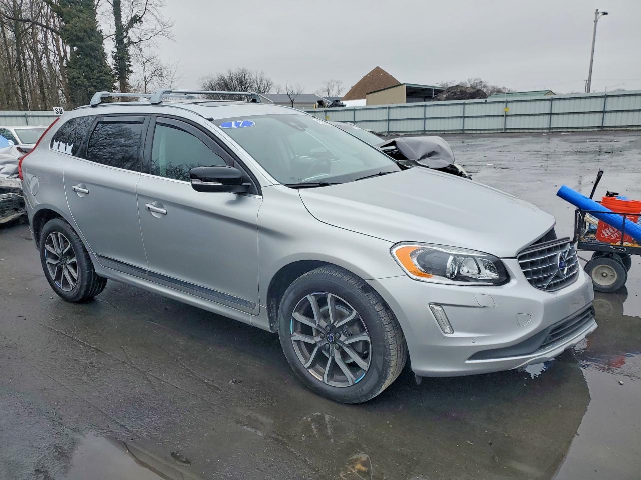 2017 VOLVO XC60 T6 DYNAMIC photo 10