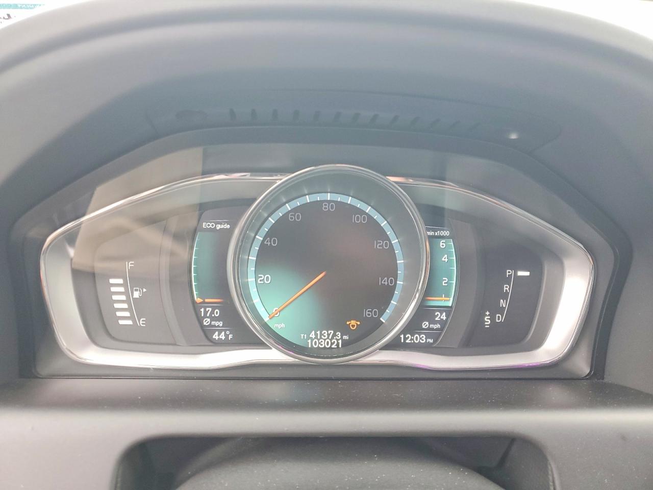 2017 VOLVO XC60 T6 DYNAMIC photo 25