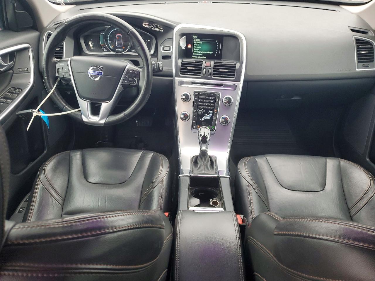 2017 VOLVO XC60 T6 DYNAMIC photo 22