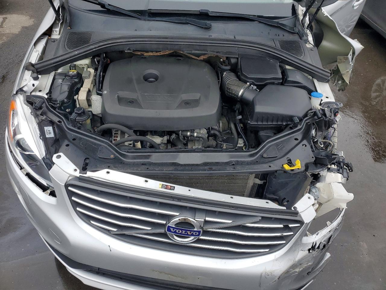 2017 VOLVO XC60 T6 DYNAMIC photo 34