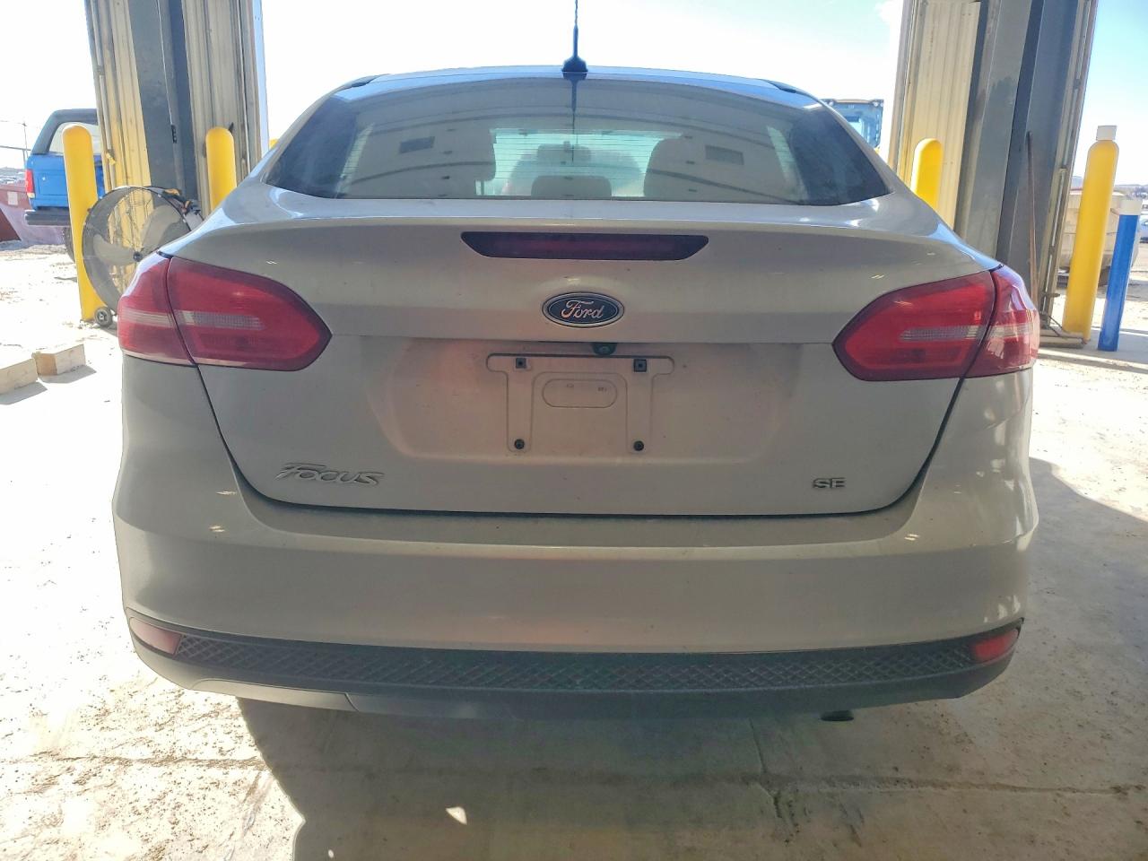 2017 FORD FOCUS SE photo 6