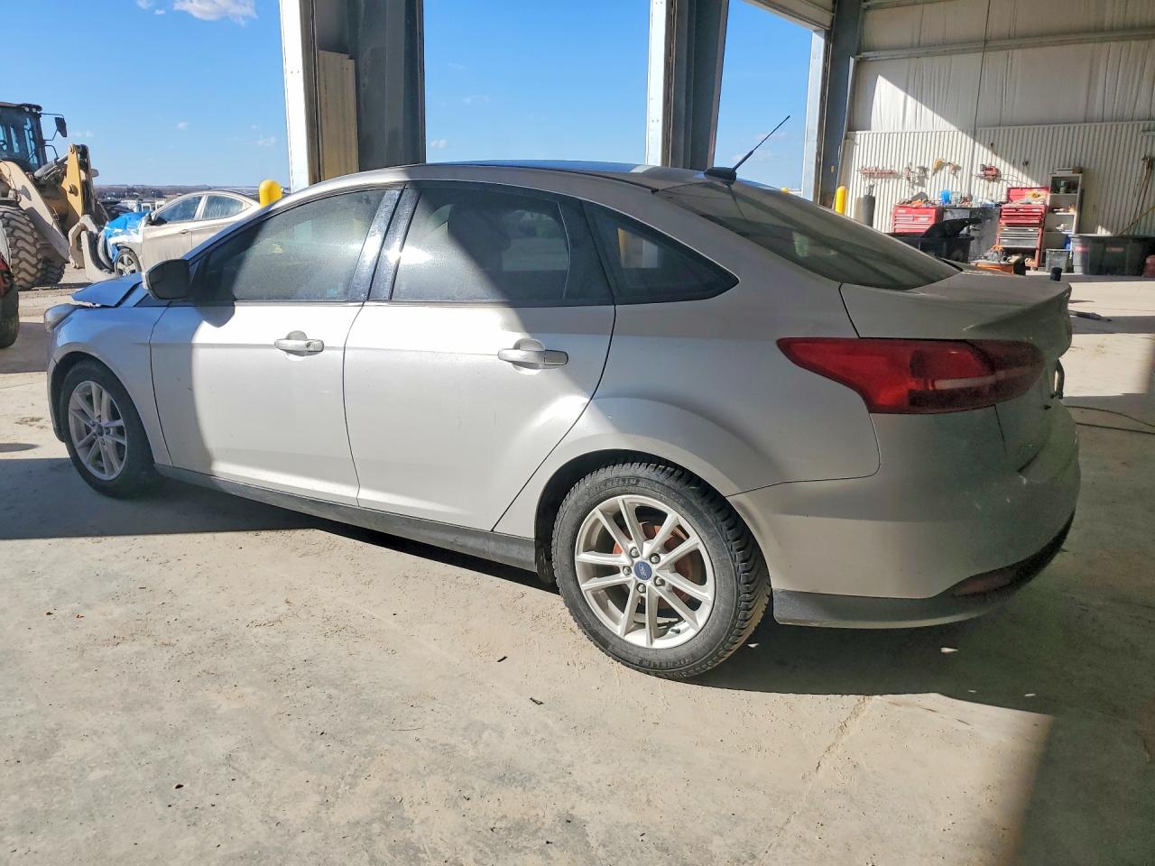 2017 FORD FOCUS SE photo 2