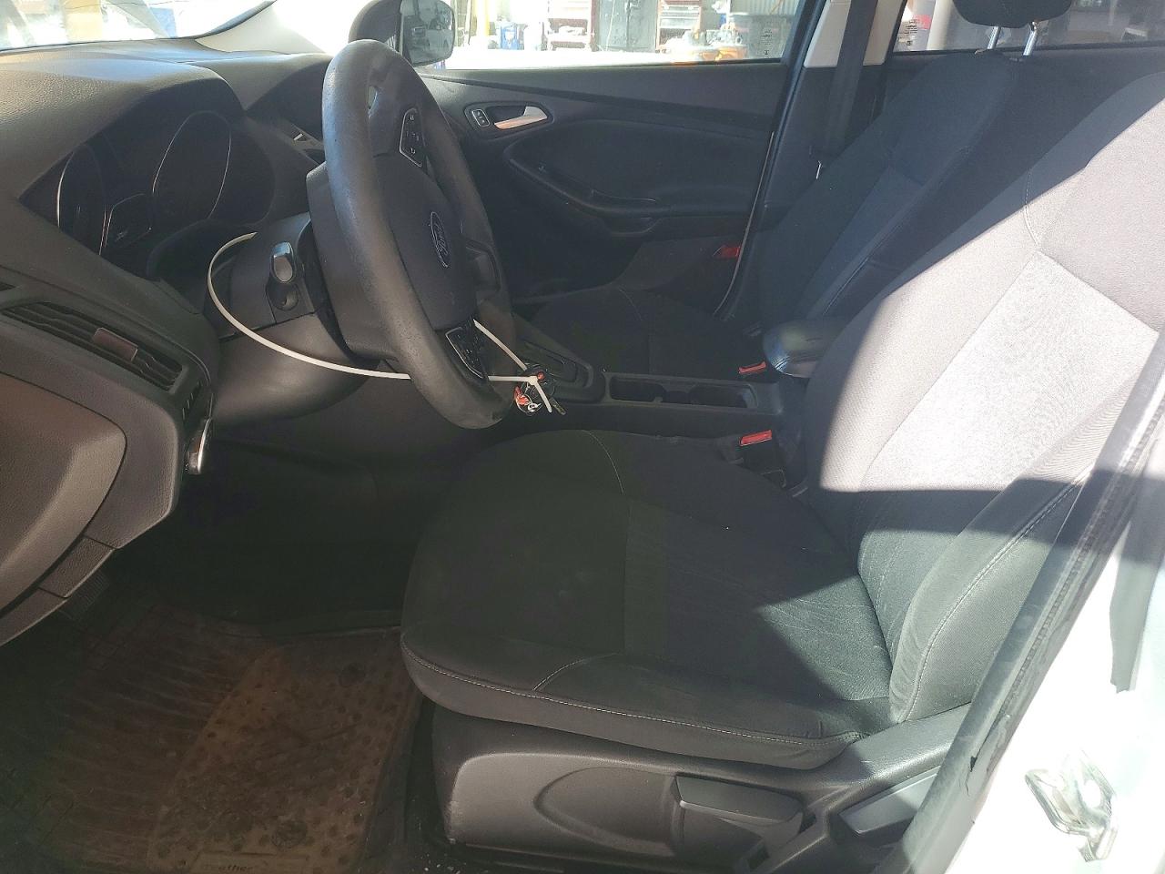 2017 FORD FOCUS SE photo 7