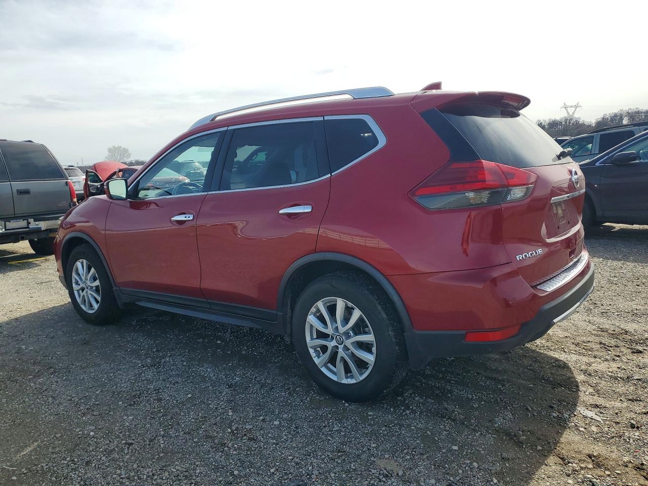 2017 NISSAN ROGUE SV photo 4