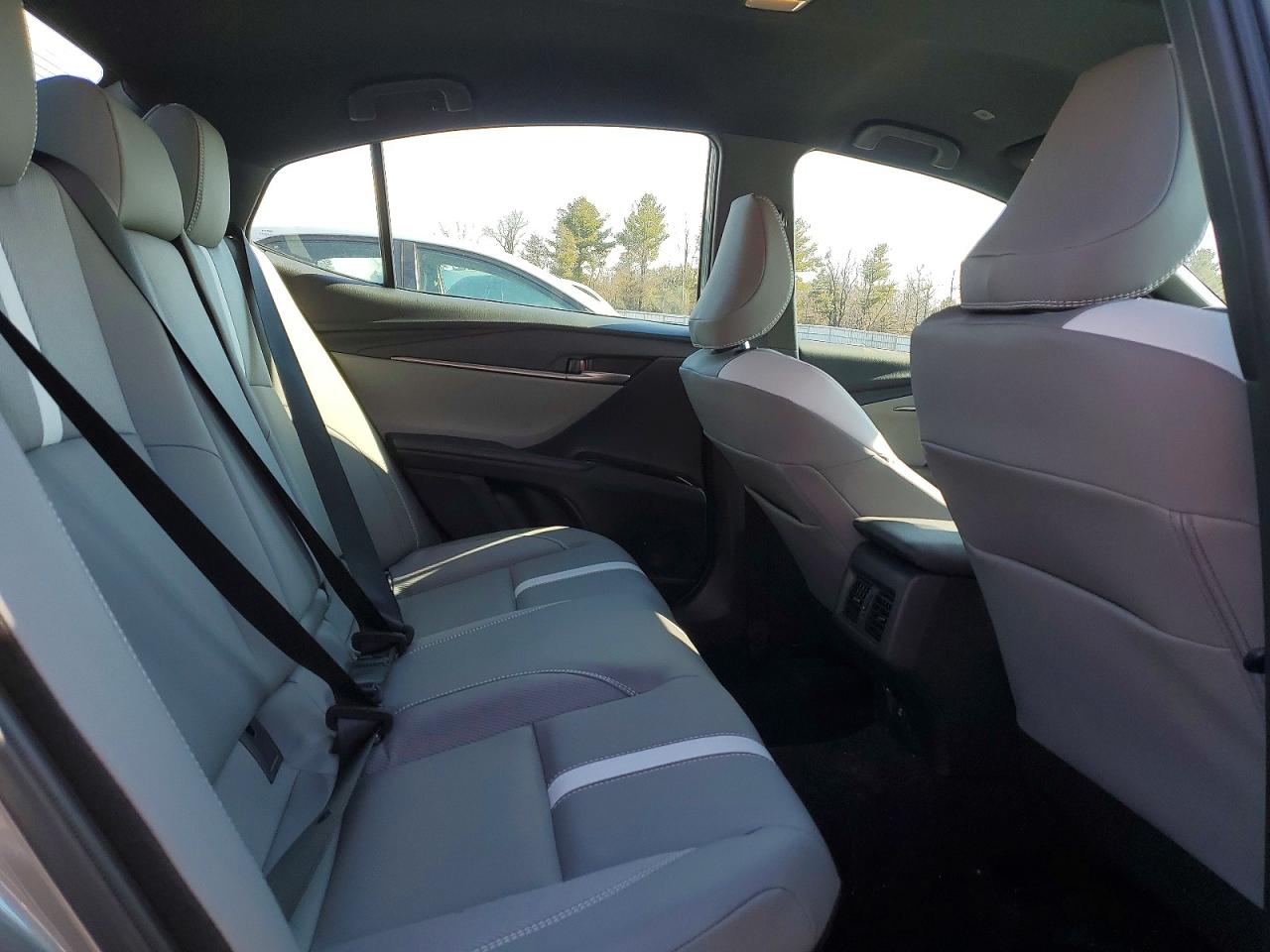 2026 TOYOTA CAMRY SE photo 19