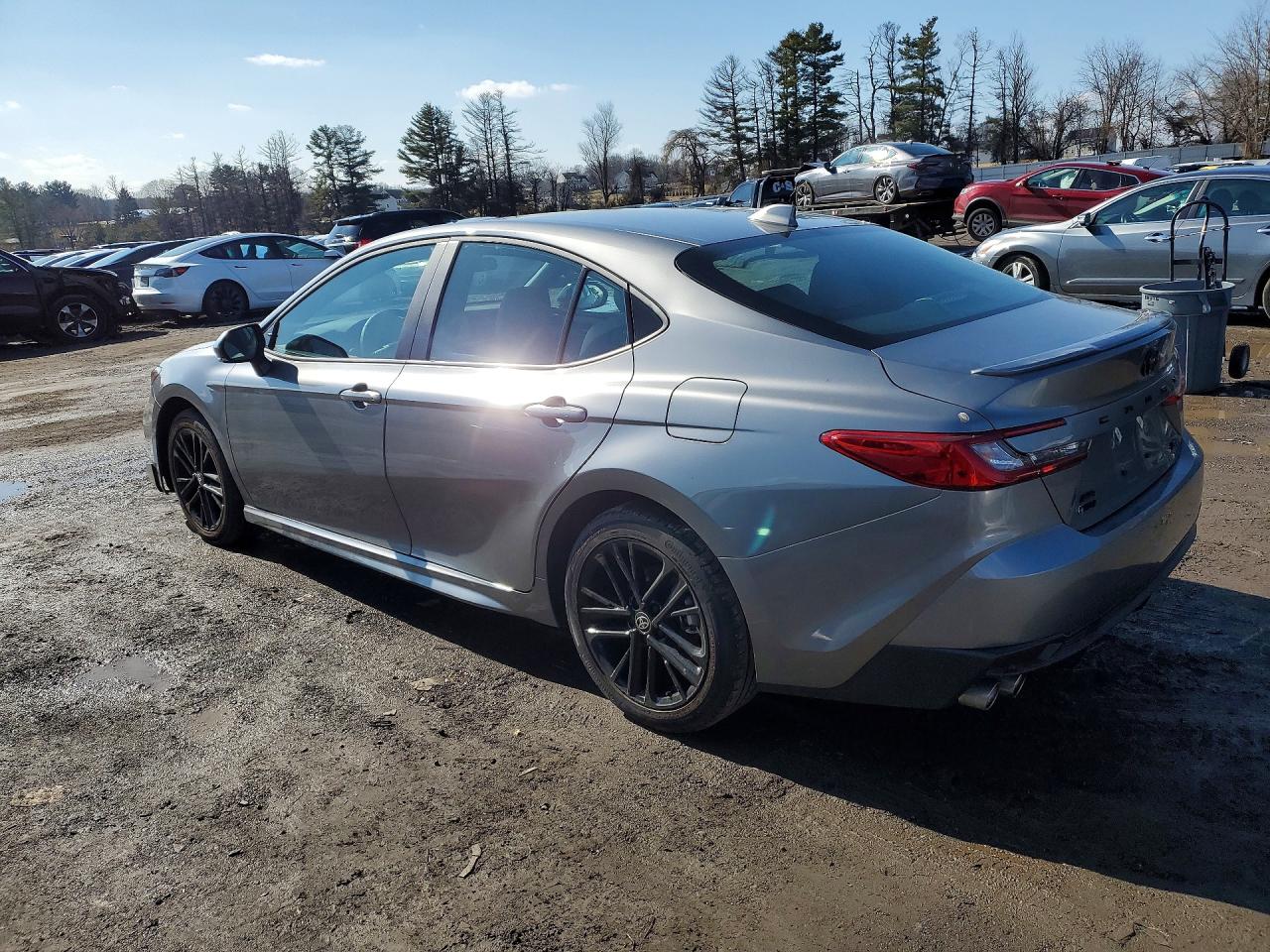 2026 TOYOTA CAMRY SE photo 3