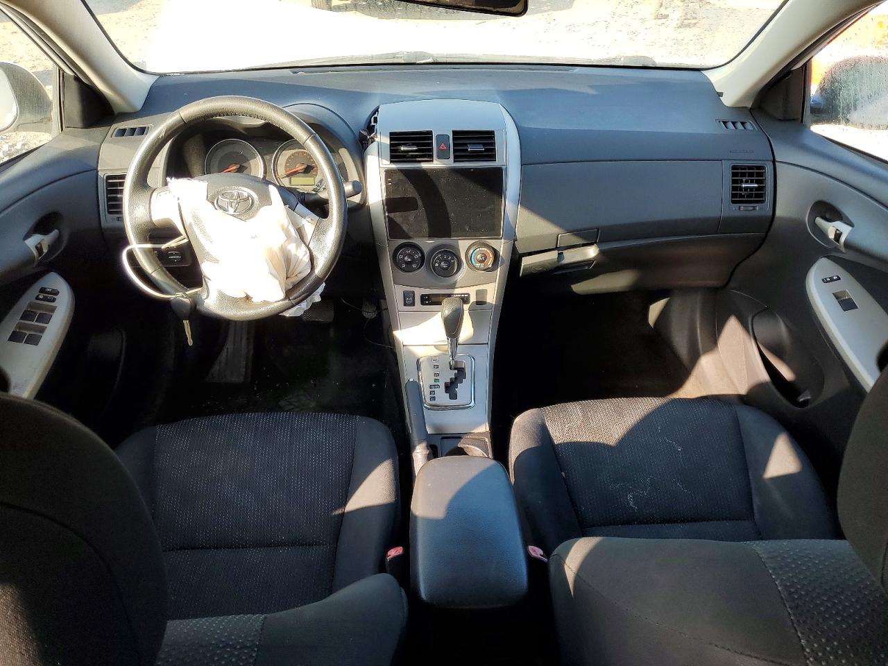 2010 TOYOTA COROLLA S photo 8