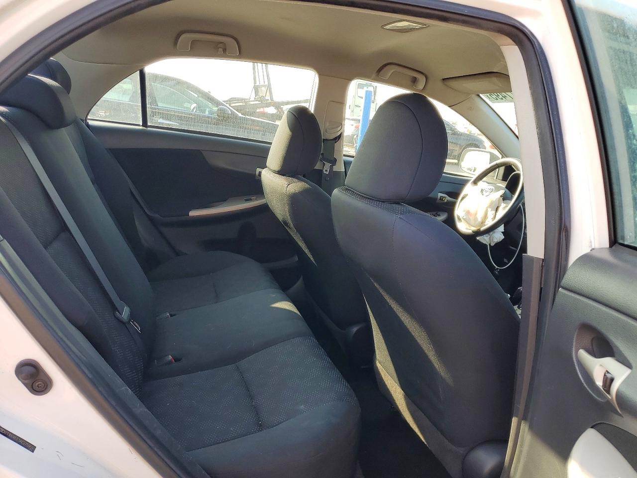 2010 TOYOTA COROLLA S photo 10