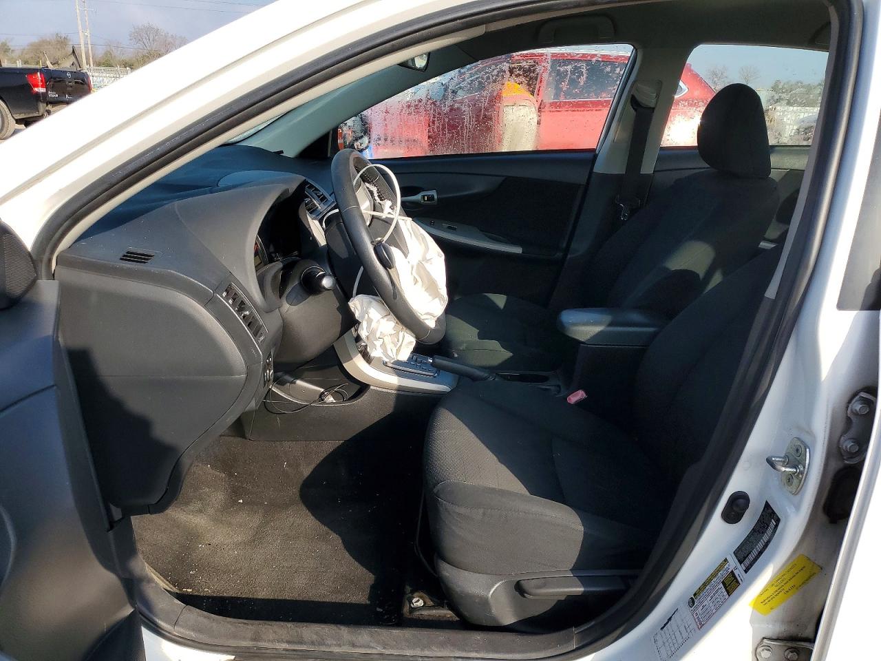 2010 TOYOTA COROLLA S photo 7