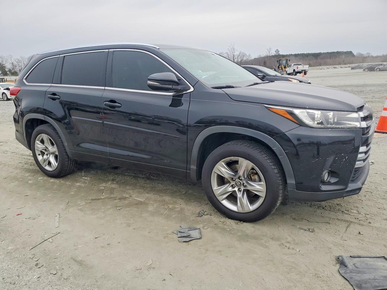 2018 TOYOTA HIGHLANDER LIMITED photo 7