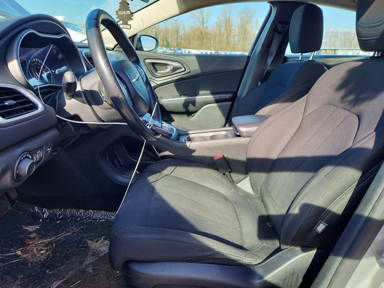 2015 CHRYSLER 200 LIMITED photo 7