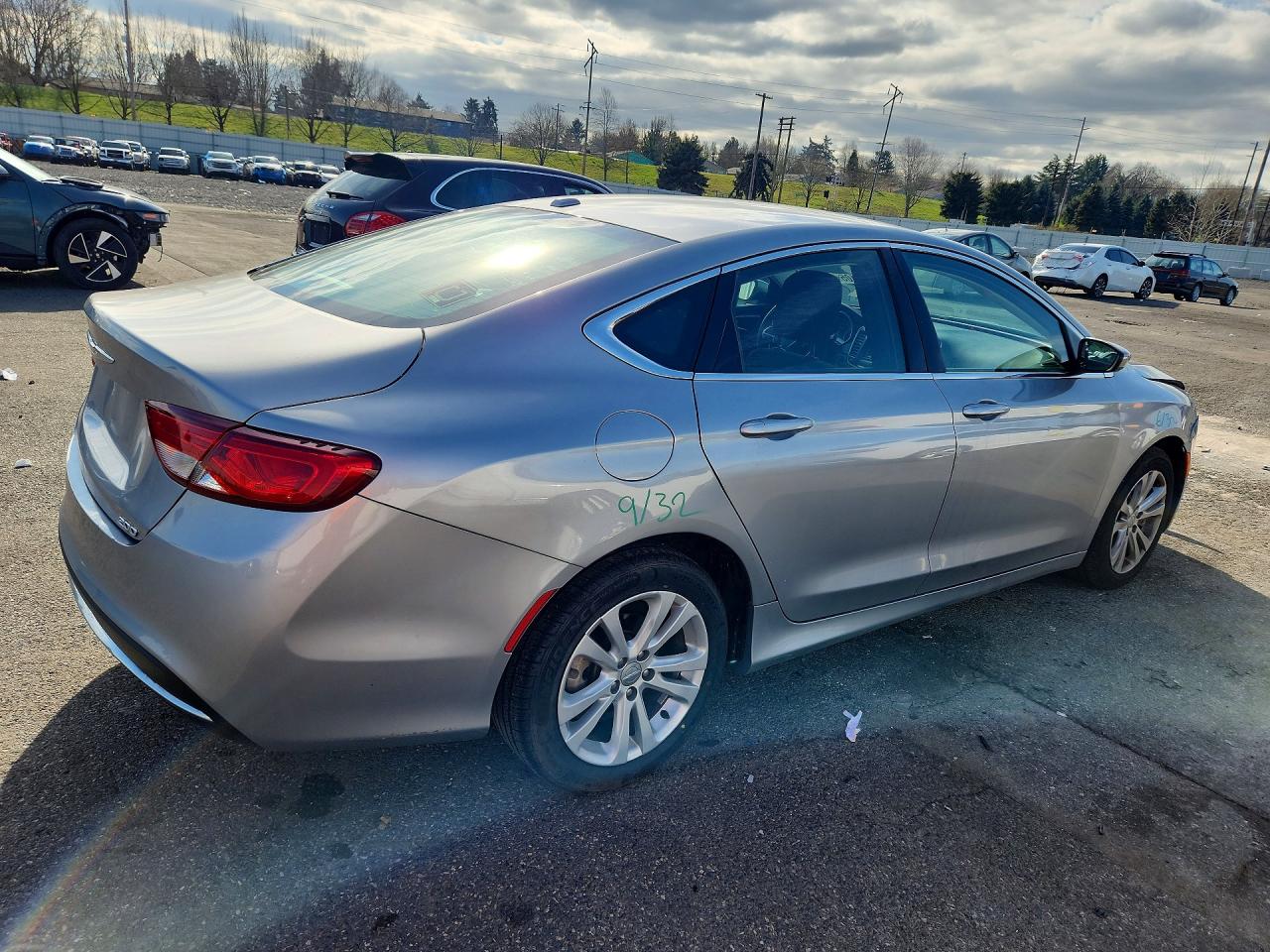 2015 CHRYSLER 200 LIMITED photo 3