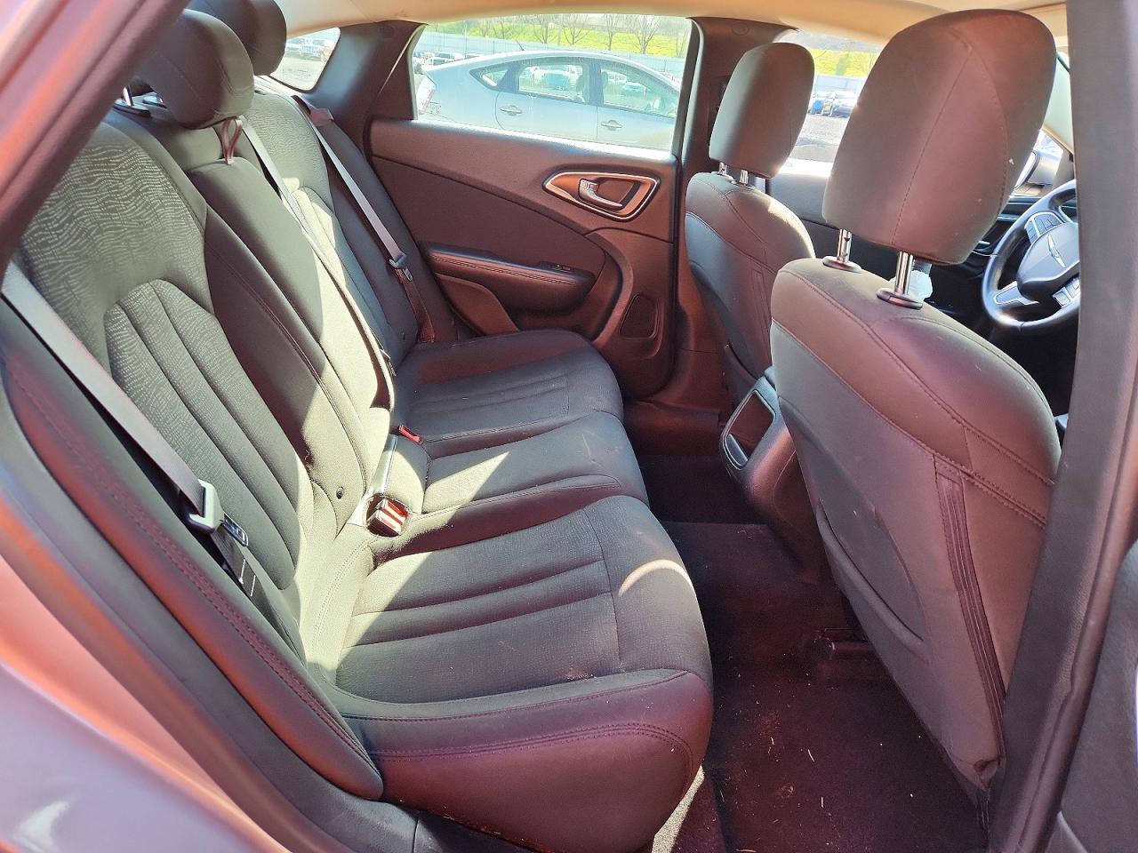 2015 CHRYSLER 200 LIMITED photo 10