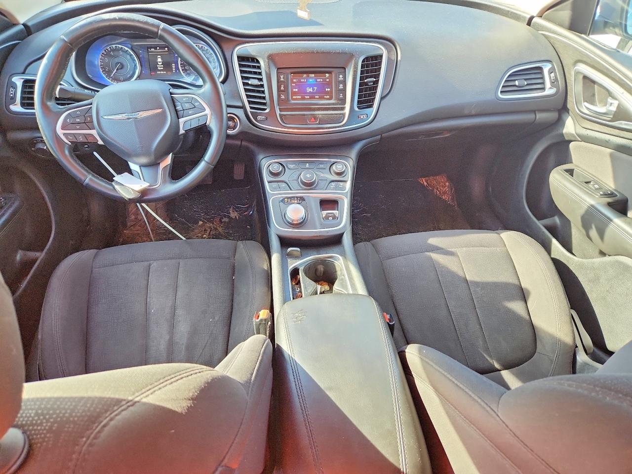 2015 CHRYSLER 200 LIMITED photo 8