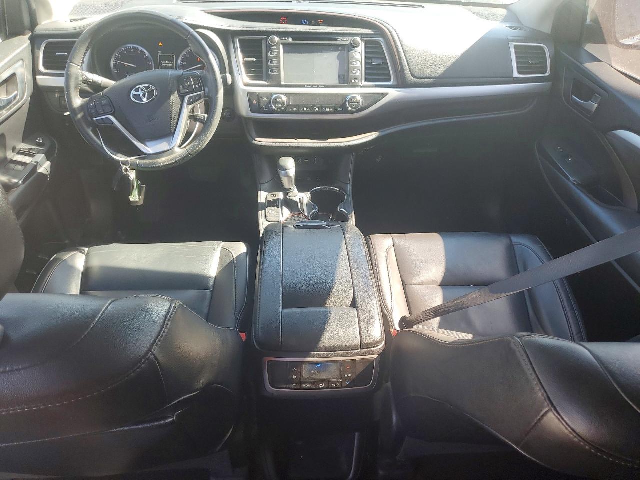 2019 TOYOTA HIGHLANDER XLE photo 15
