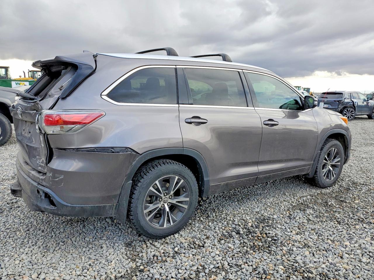 2016 TOYOTA HIGHLANDER XLE photo 5