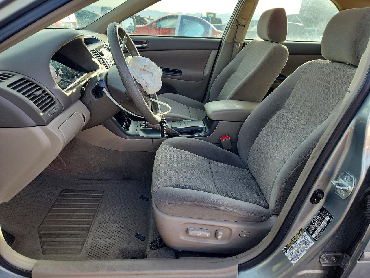 2005 TOYOTA CAMRY LE photo 13