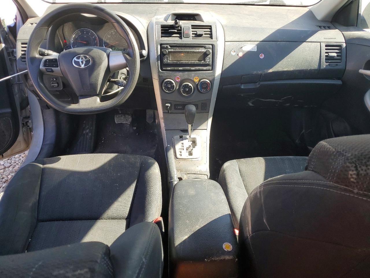 2012 TOYOTA COROLLA S photo 8